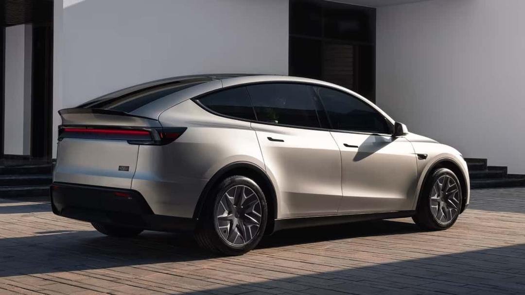 Tesla Model Y L Debuts With A Human-Sized Third Row 