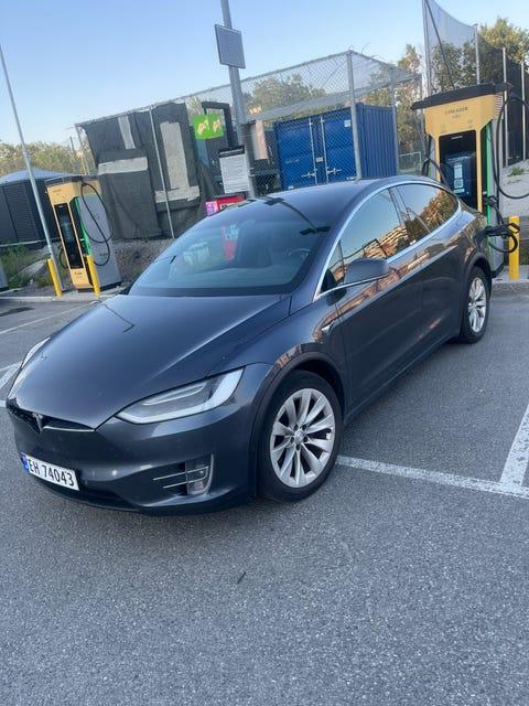Tesla Model X 75D 4WD 7-s Gi bud!